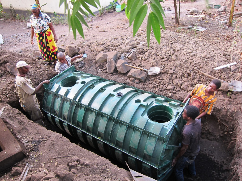 PlasticBiodigesterGesiShamba.JPG